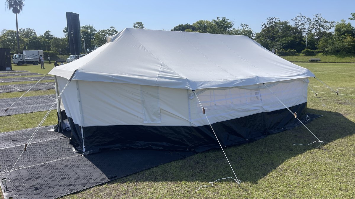 国際基準テント 屋外設置全景 UNHCR規格ダブルレイヤー｜前室付き/避難所/防災/天理