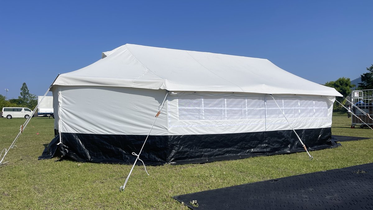国際基準テント 屋外展示 斜め横 全体外観｜UNHCR基準/避難所/防災/天理